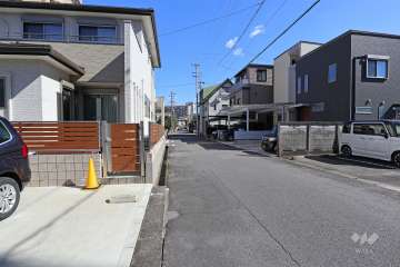 敷地北東側の前面道路