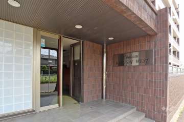 シャトー春日井ウエスト入口