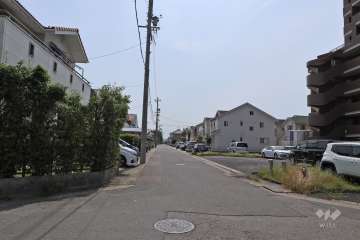 敷地北側の前面道路