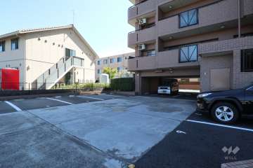 敷地内駐車場（屋外平面式・屋内平面式）