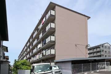 第1小野ハイツの外観（南東側から）