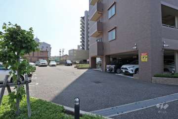 敷地内駐車場（屋外平面式・屋内平面式）