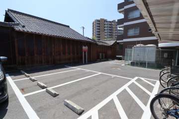 敷地内駐車場（屋外平面式）