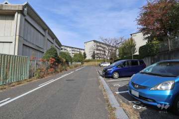敷地南西側の前面道路