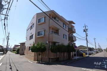 プロッシー岩野の外観（北東側から）