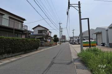 敷地南側の前面道路