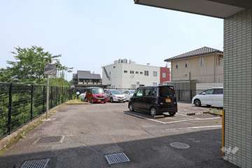 敷地内駐車場（屋外平面式）