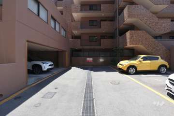 敷地内駐車場（屋外平面式・屋内平面式）
