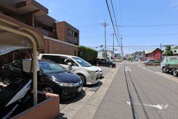 敷地北側の前面道路