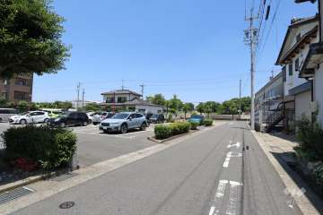 敷地東側の前面道路
