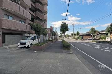 敷地北側前面道路