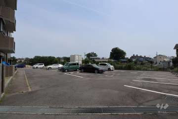 敷地内駐車場（屋外平面式）