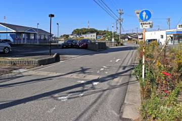 敷地北側の前面道路