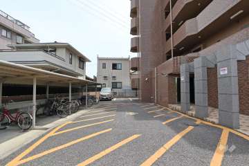 敷地内駐車場（屋外平面式）