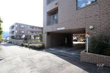駐車場の出入り口