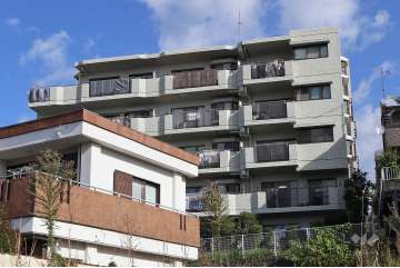 マンションの外観（南西側から）
