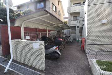 駐輪場（屋根付き）