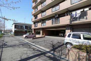 敷地内駐車場（屋外平面式・屋内平面式）