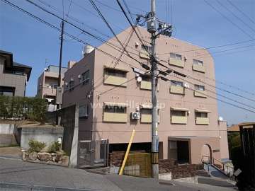 仁川月見ガ丘マンションの外観（南西側から）