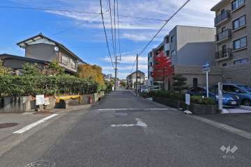 敷地北側の前面道路