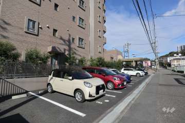 敷地内駐車場（屋外平面式）