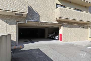 敷地内駐車場（屋内平面式）