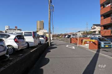 敷地南側の前面道路