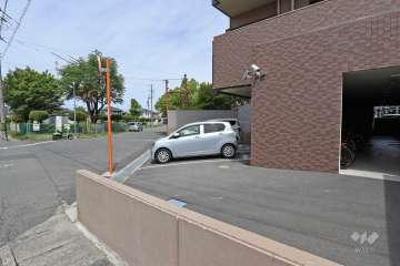 敷地内駐車場（屋外平面式）