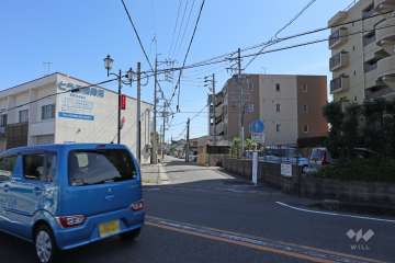 敷地北東側の前面道路
