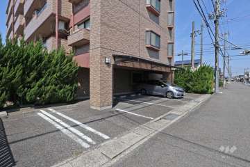 敷地内駐車場（屋内平面式）