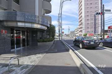 敷地北側の前面道路