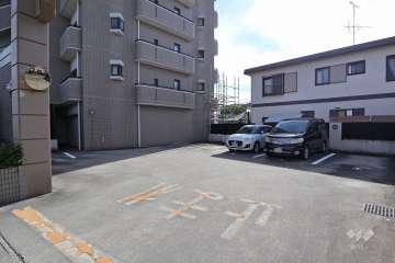 敷地内駐車場（屋外平面式）