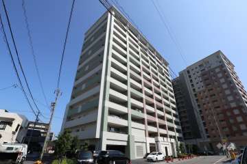 ライオンズステーションプラザ勝川参番館の外観（南側から）