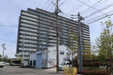 勝川サザンクラスα南の外観(南西側から）