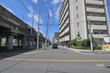 敷地南東側の前面道路
