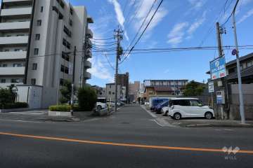 敷地北側の前面道路