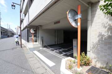 駐車場の出入口