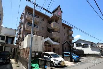 カーサ上条の外観（北東側から）