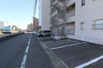 敷地内駐車場（屋外平面式）