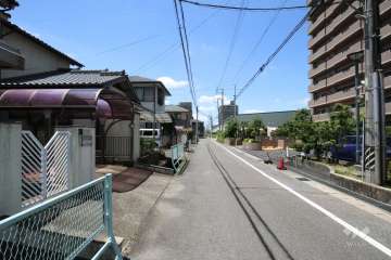 敷地南側の前面道路