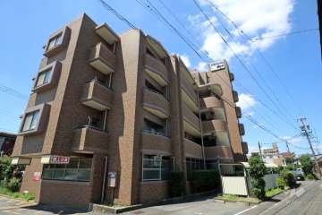 グランレイム春日井の外観（北東側から）