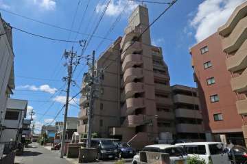シャトー上条の外観（北側から）