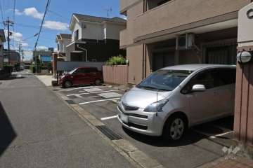 敷地内駐車場（屋外平面式）
