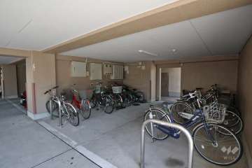 駐輪場（屋内）