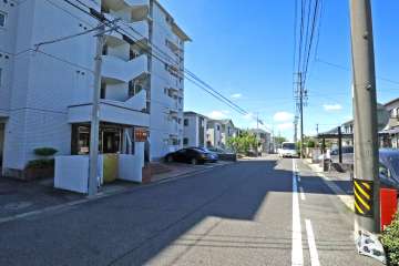 敷地北西側の前面道路