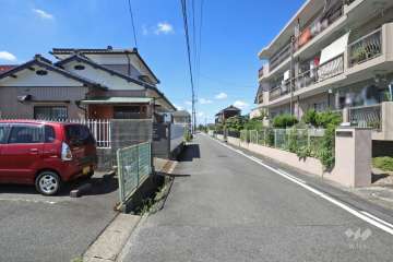 敷地南東側の前面道路