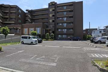 敷地内駐車場（屋外平面式）