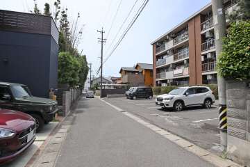 敷地南側の前面道路