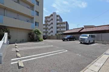 敷地内駐車場（屋外平面式）