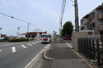 敷地北西側の前面道路